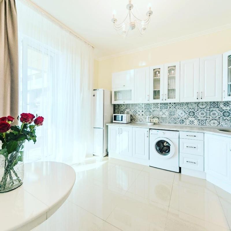 1 Room 60M2 Center Of Obolon Near River Side. With Terrace. 22 Floor Киев Экстерьер фото